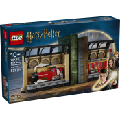 LEGO® Harry Potter™ Book Nook: Hogwarts™ Express 76450
